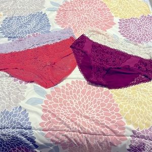 EXCELLENT CONDITION Victorias Secret HipHugger  4-Pk Lace- Size L